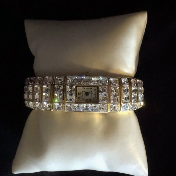 Versales Gold and Exquisite Cuff-Hinged Japanese Watch with Rhinestones EUC - Picture 12 of 14